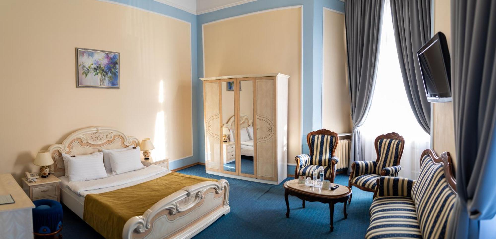 George Hotel Лвив Екстериор снимка