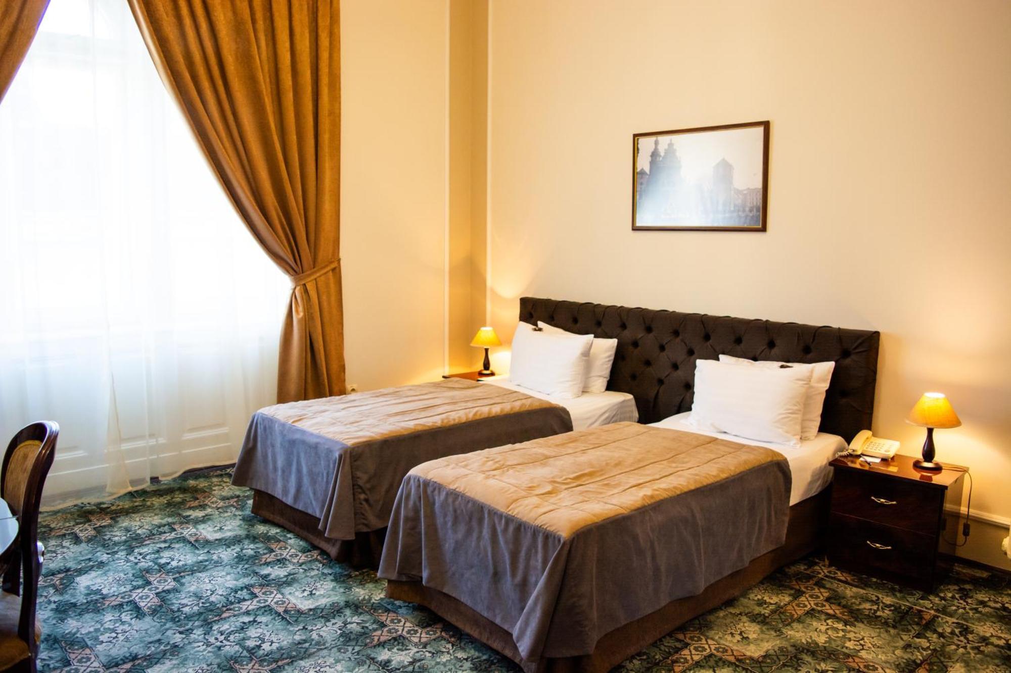 George Hotel Лвив Екстериор снимка