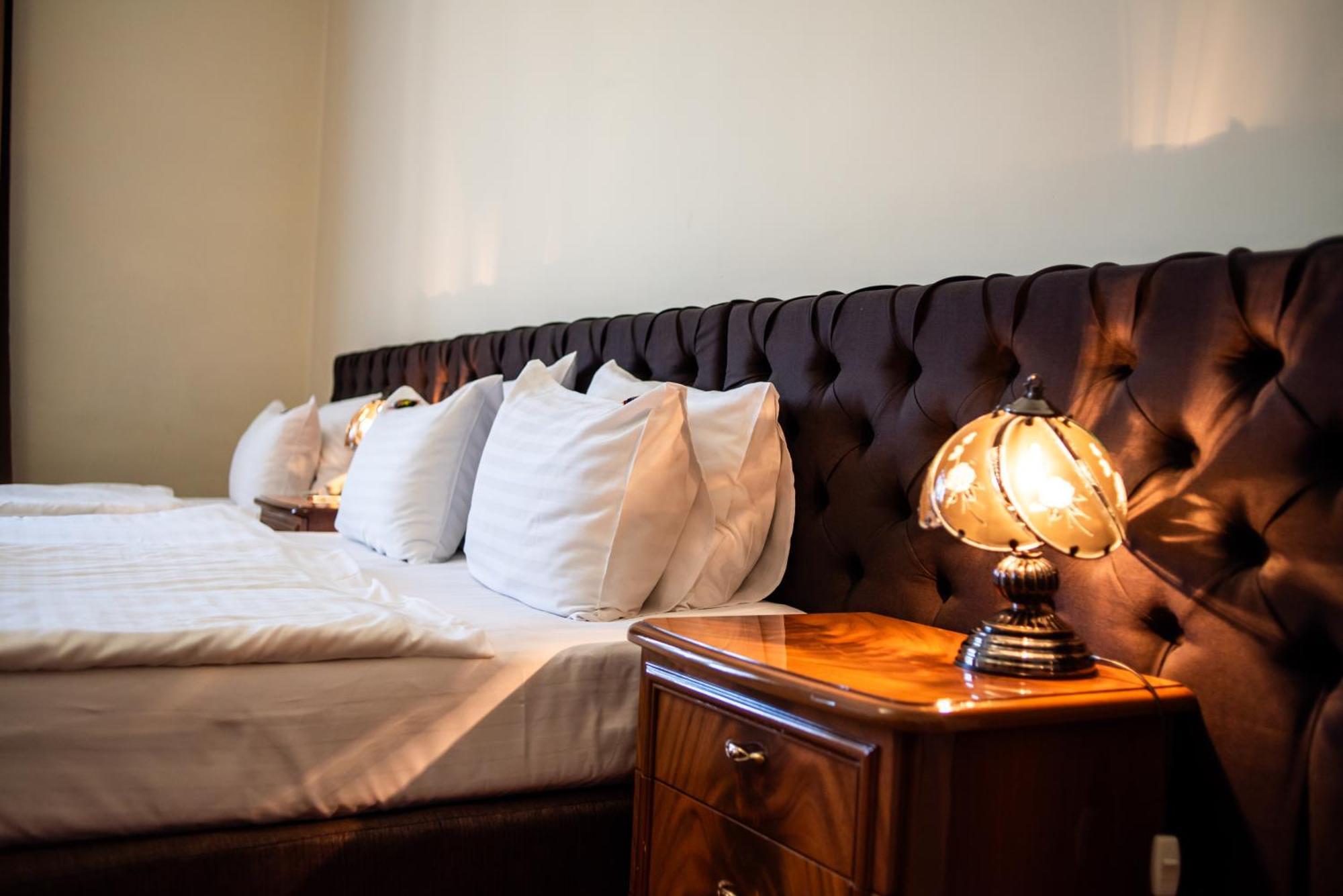 George Hotel Лвив Екстериор снимка
