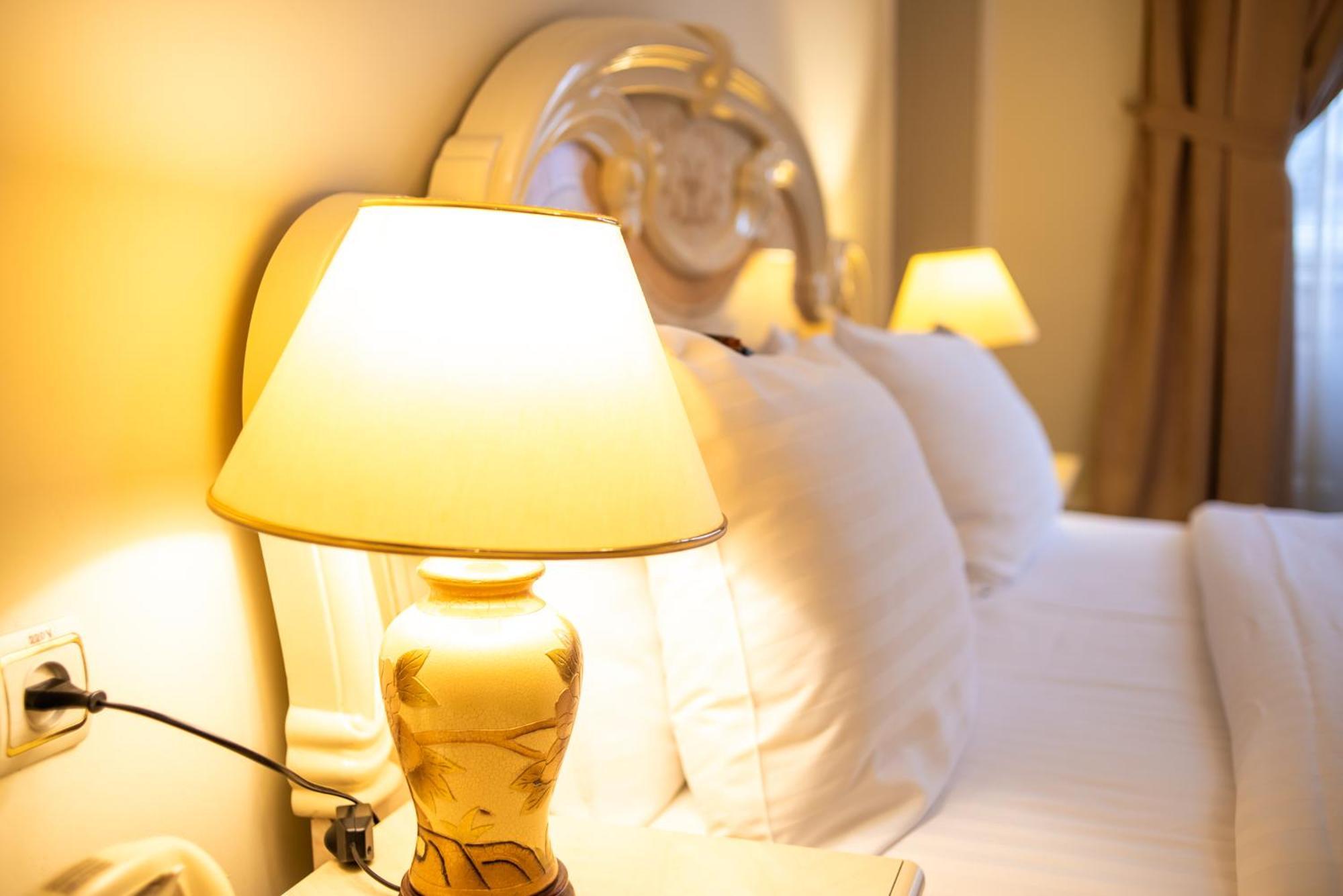 George Hotel Лвив Екстериор снимка