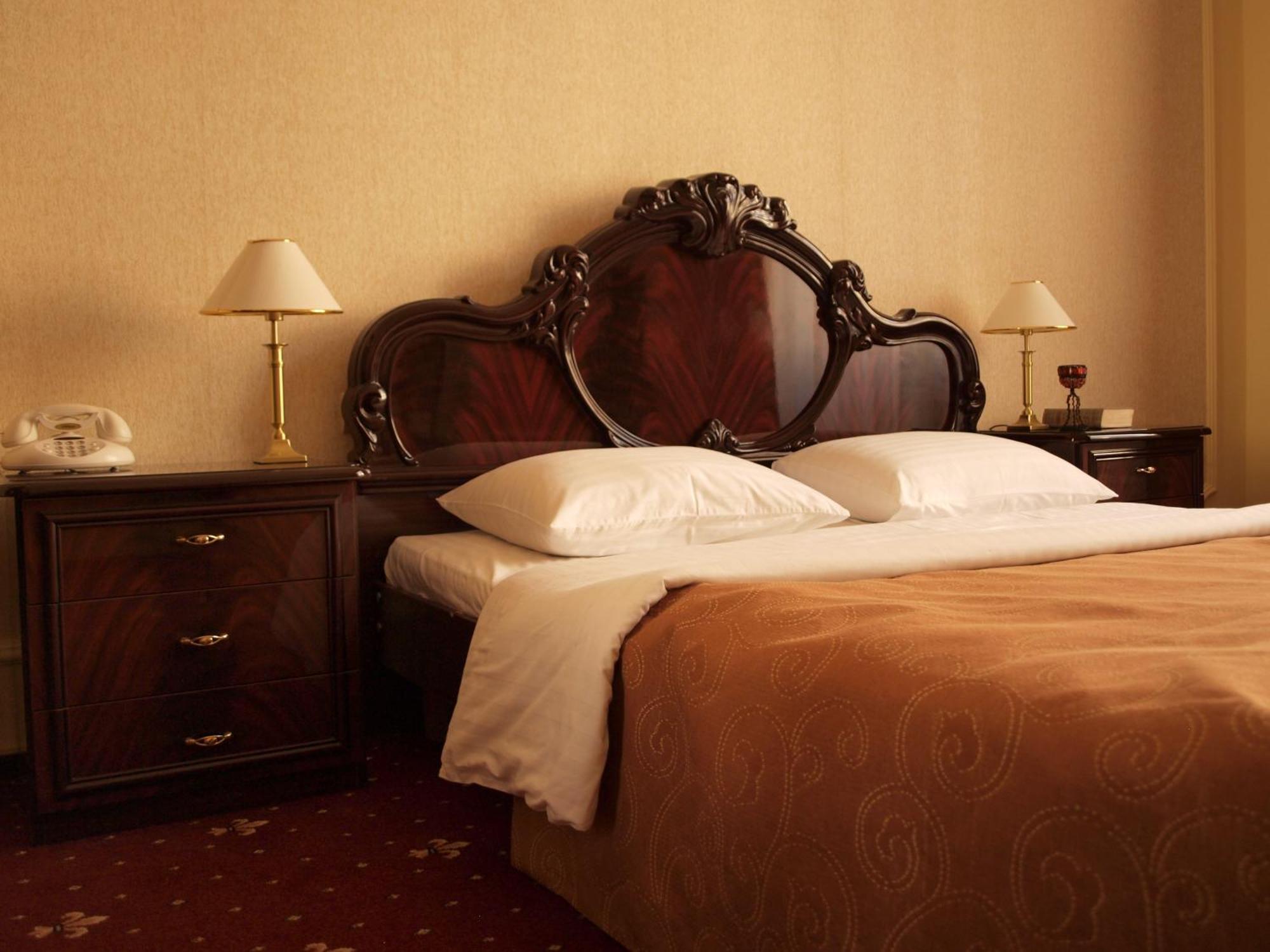 George Hotel Лвив Екстериор снимка