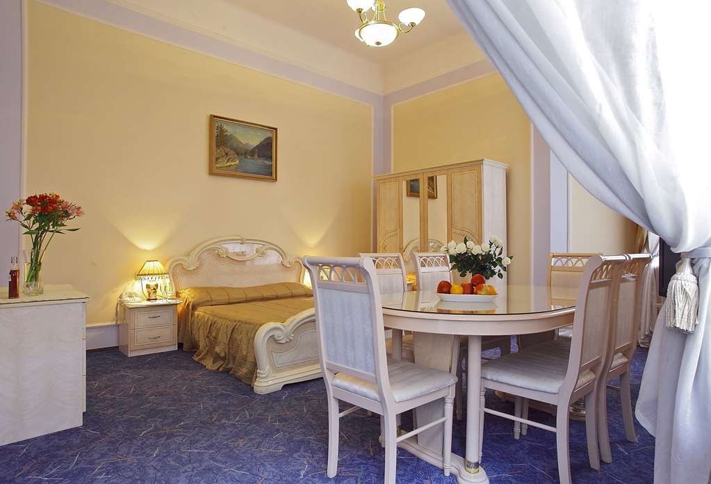 George Hotel Лвив Стая снимка