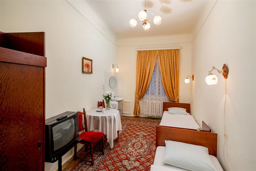 George Hotel Лвив Екстериор снимка