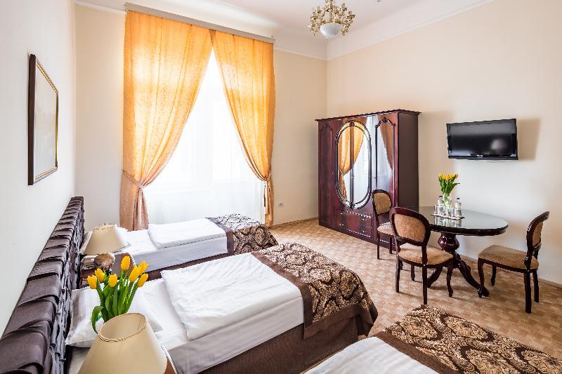 George Hotel Лвив Екстериор снимка