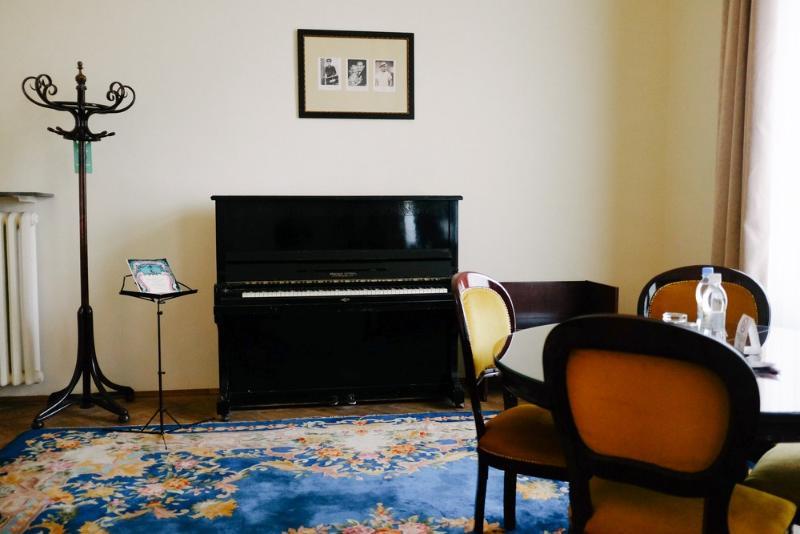 George Hotel Лвив Екстериор снимка